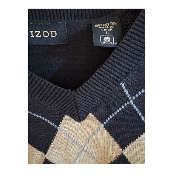 Izod Men's Navy and Gray Argyle V-Neck Sweater - Picture 4 of 5